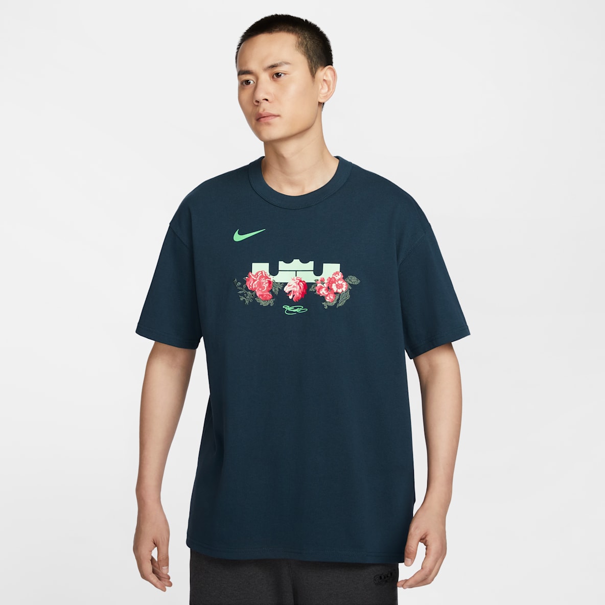 NIKE公式】 レブロン・ジェームズ グラフィックTシャツ【ナイキ
